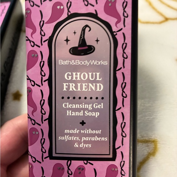 NWT Bath & Body Works Ghoul Friend Cleansing Gel Hand Soap - Black and Pink (4) - Picture 3 of 4